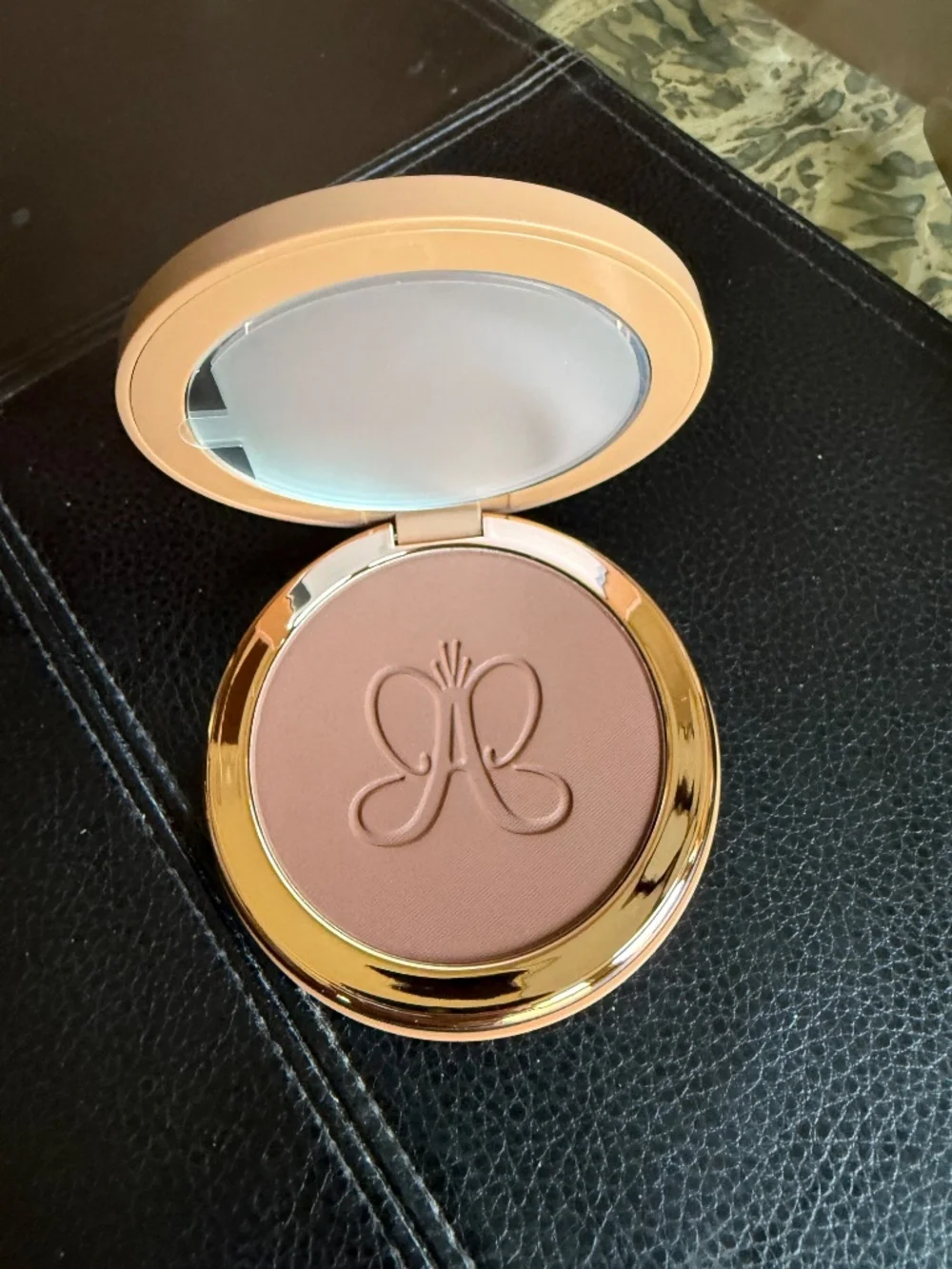 NIB Anastasia Beverly Hills smooth blur bronzer, color bronze Bay